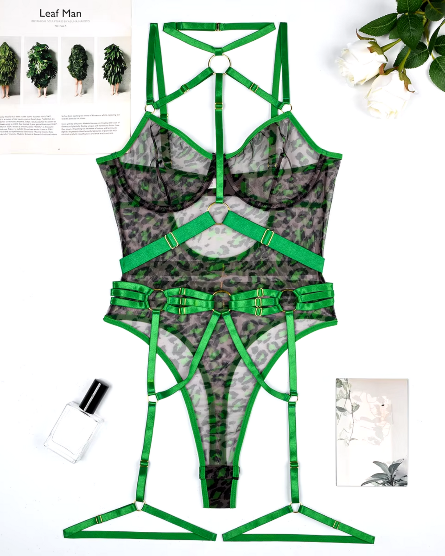 Body transparent avec des bandes sur les cuisses