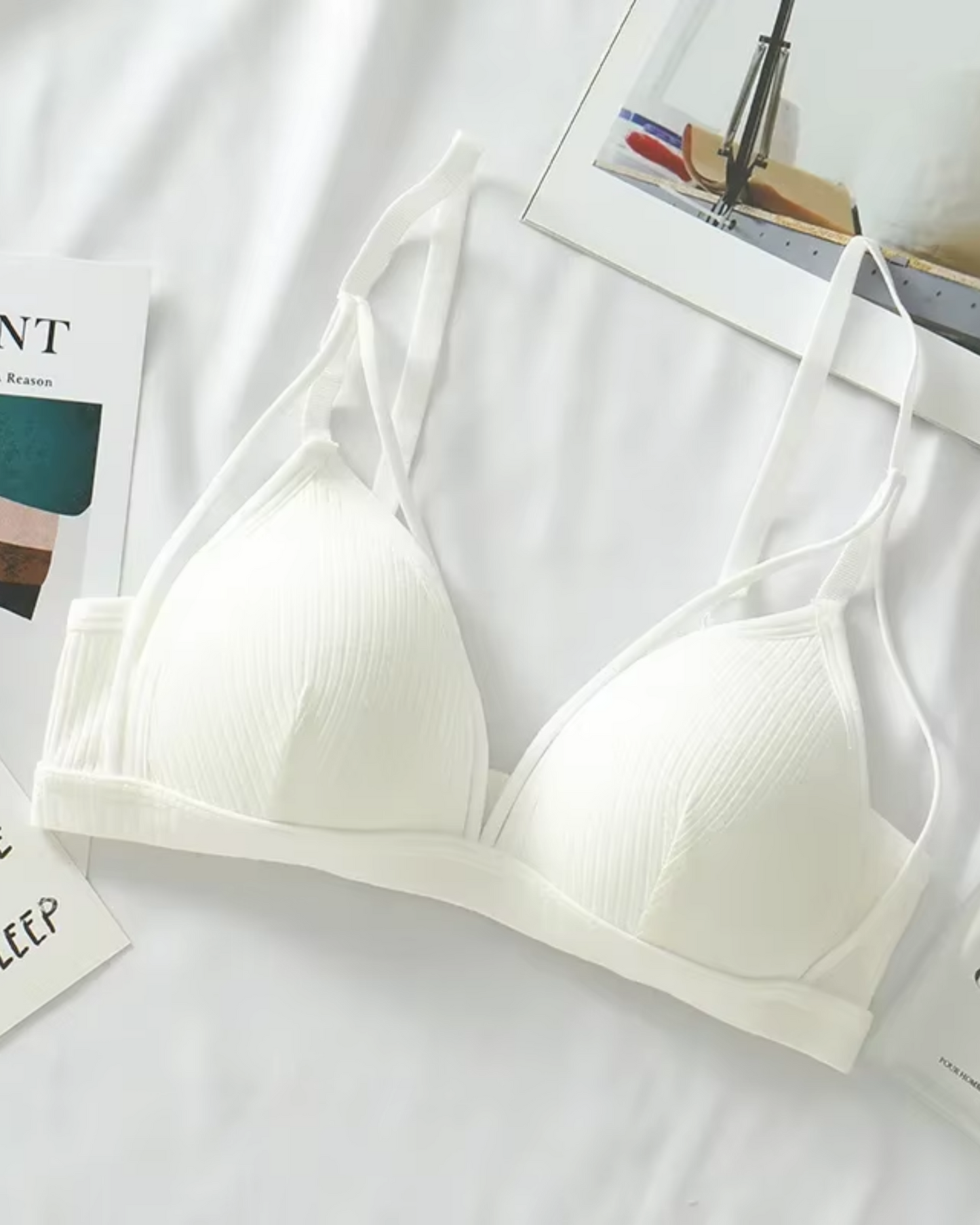 Ensemble de lingerie confortable à rayures avec des bandes décoratives