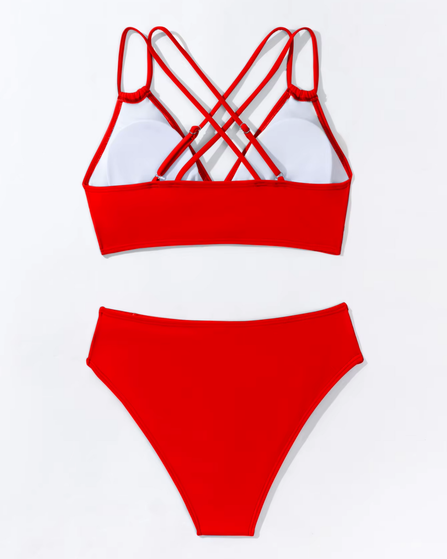 Maillot de bain avec des bretelles croisées dans le dos