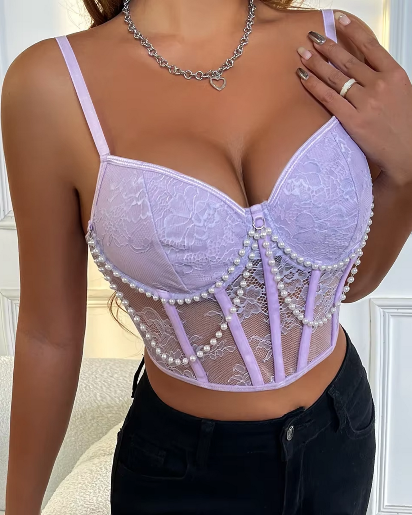 Soutien-gorge avec chaîne décorative en perles