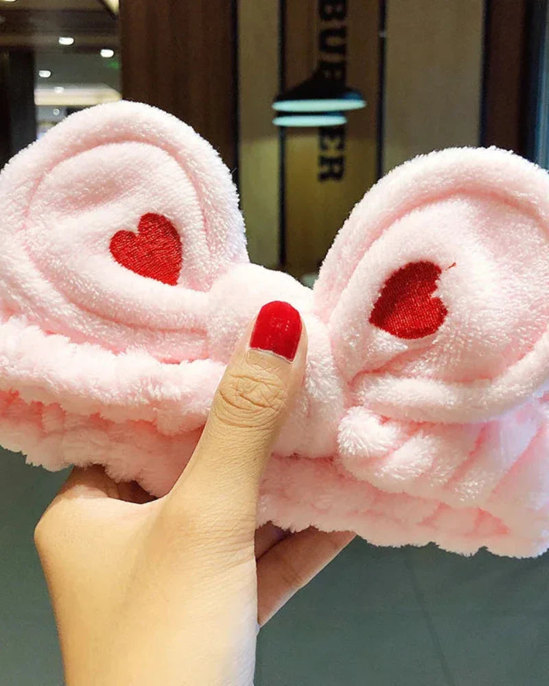 Bandeau en peluche avec des cœurs