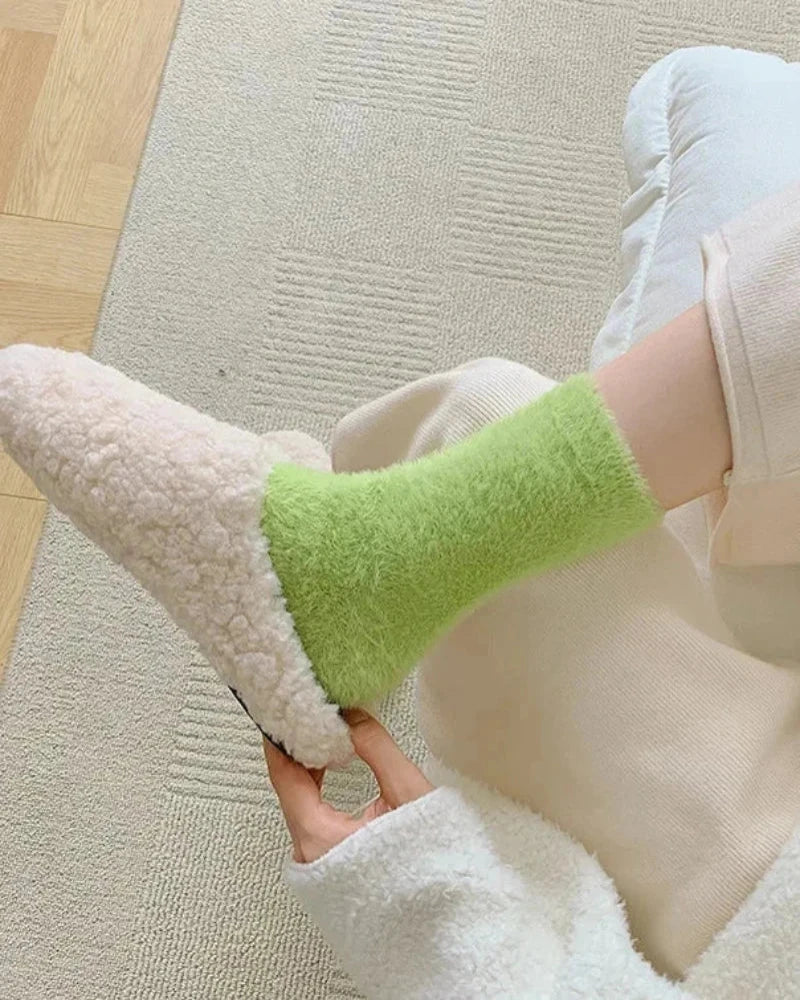 Chaussettes longues en peluche chaudes