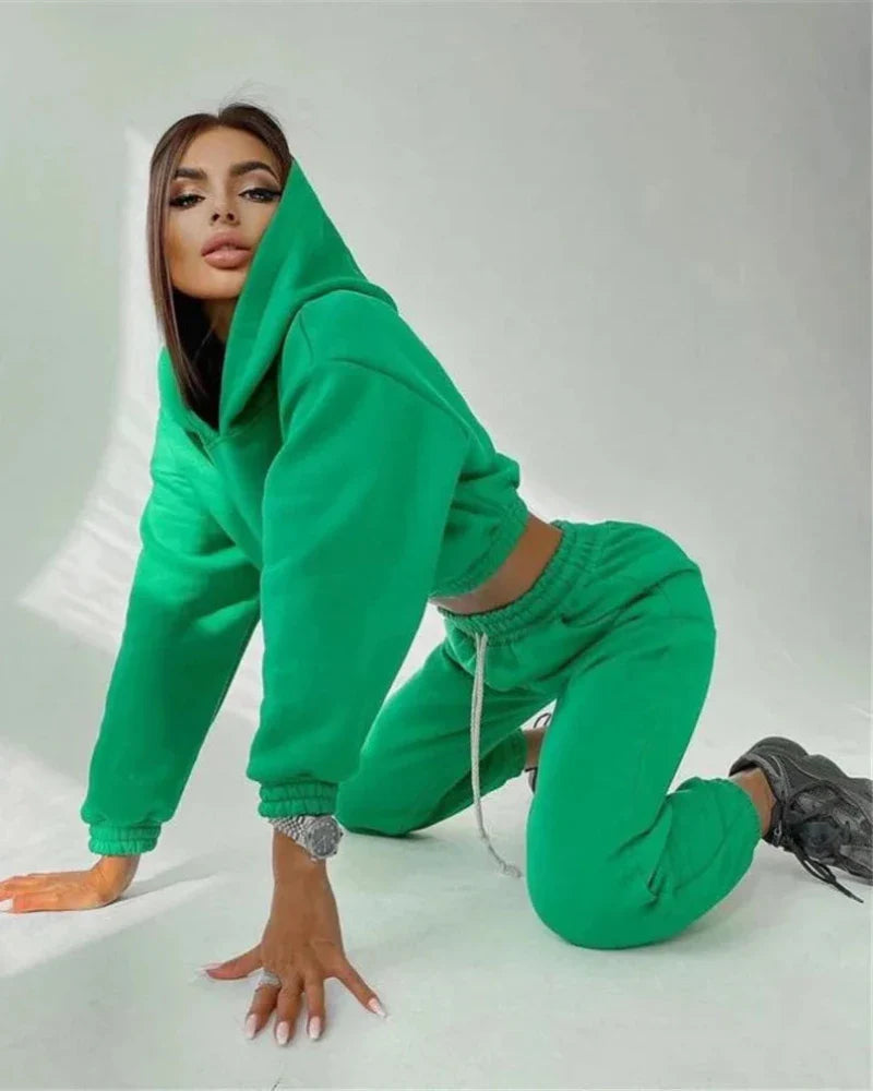 Ensemble de survêtement confortable avec un sweat-shirt court