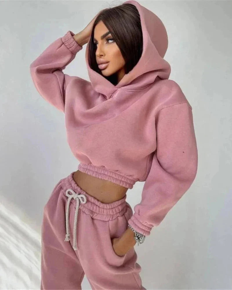 Ensemble de survêtement confortable avec un sweat-shirt court