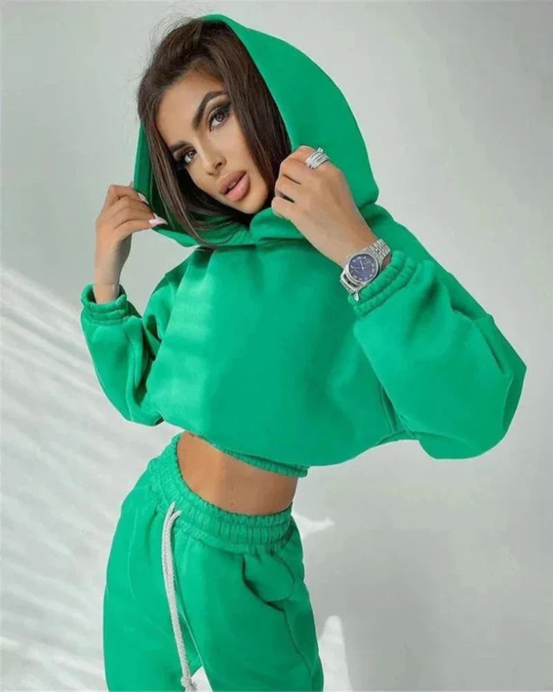 Ensemble de survêtement confortable avec un sweat-shirt court