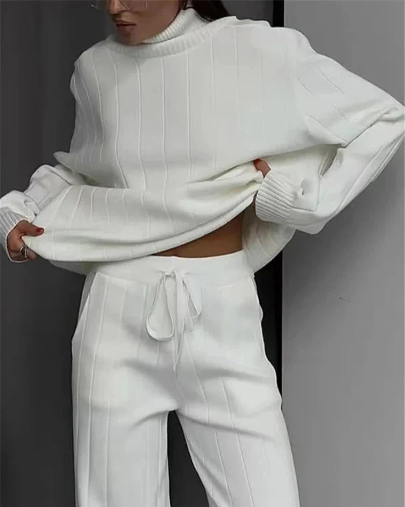 Ensemble confortable long de vêtements d'intérieur avec col roulé