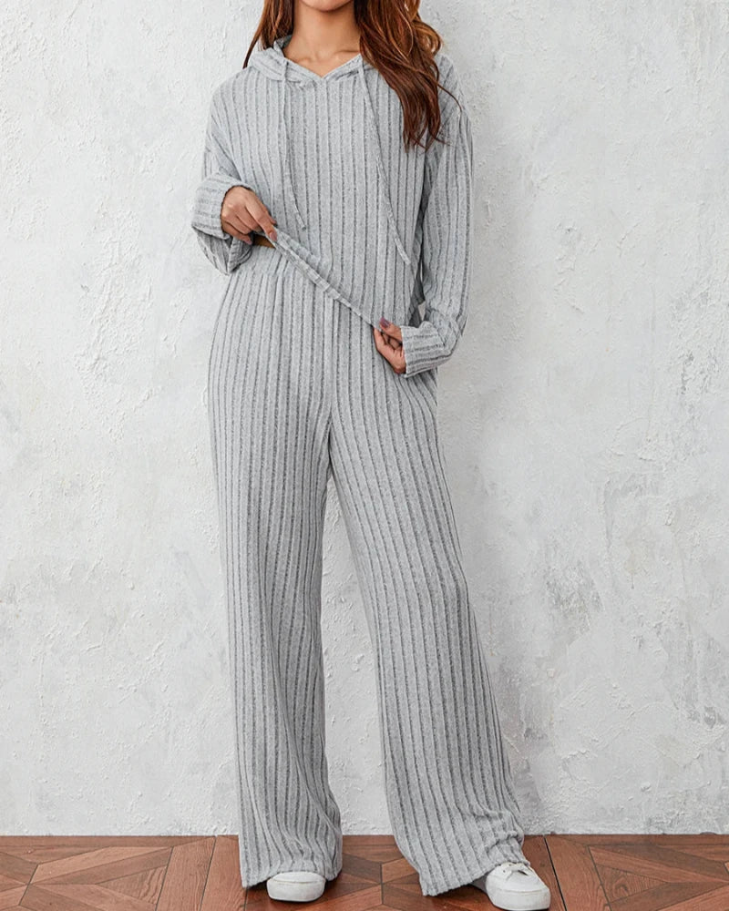 Ensemble long et ample de vêtements d'intérieur avec capuche