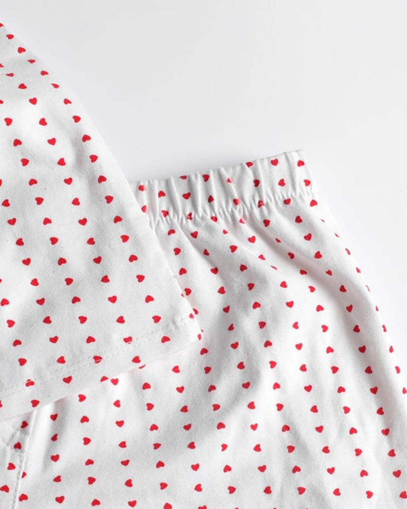 Pyjama court à bretelles en cœur avec dentelle