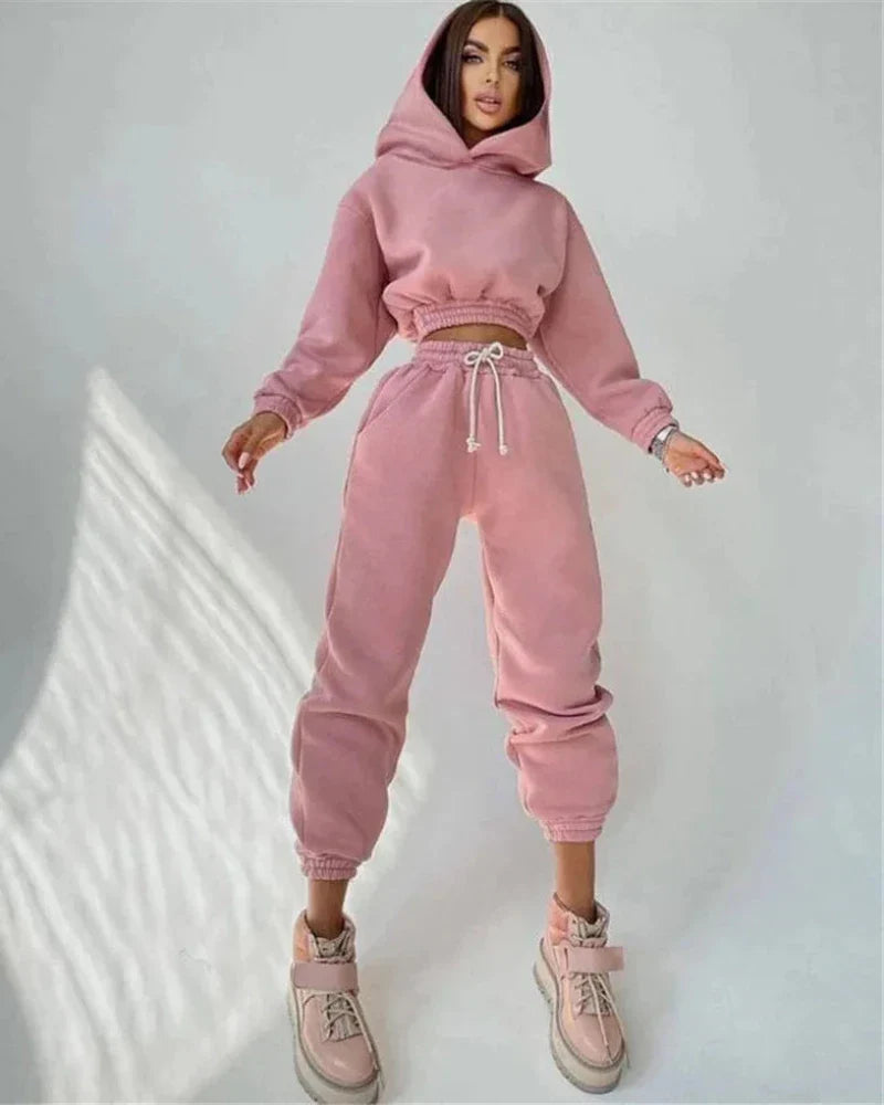 Ensemble de survêtement confortable avec un sweat-shirt court