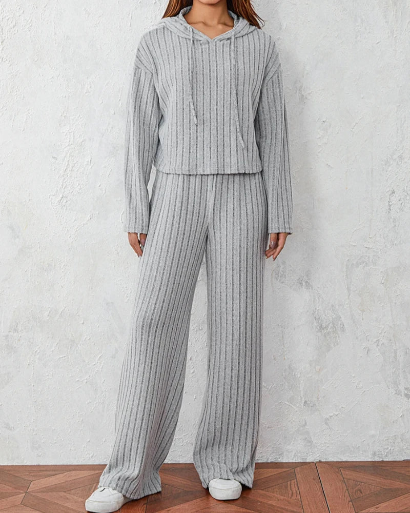 Ensemble long et ample de vêtements d'intérieur avec capuche