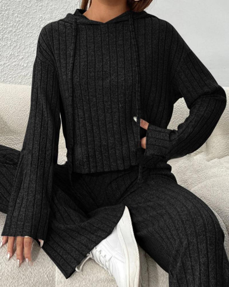 Ensemble long et ample de vêtements d'intérieur avec capuche