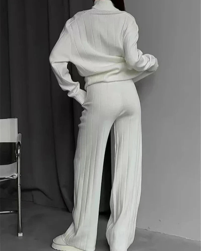 Ensemble confortable long de vêtements d'intérieur avec col roulé