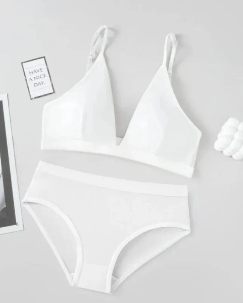 Ensemble de lingerie doux avec culottes