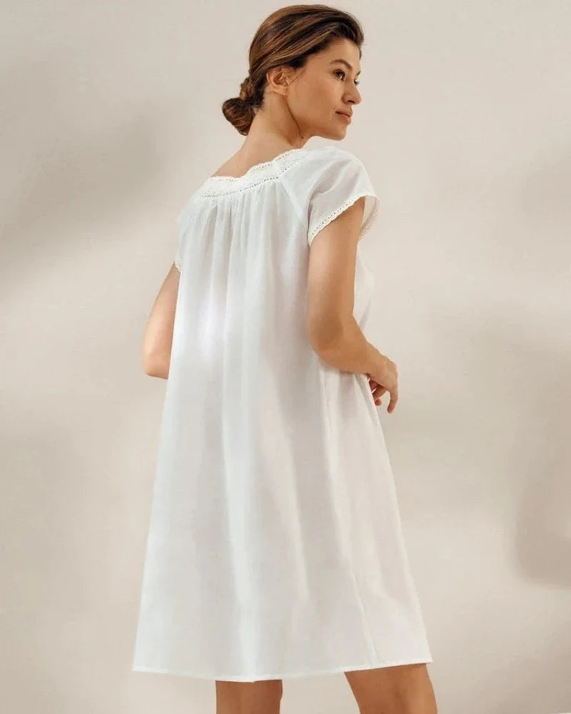 Chemise de nuit simple à manches courtes