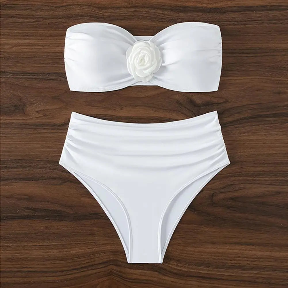 Bikini bandeau à fleurs et taille haute plissée