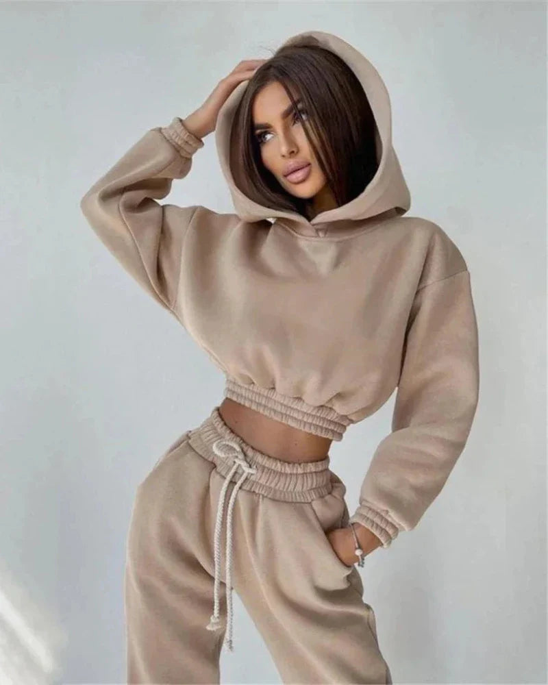 Ensemble de survêtement confortable avec un sweat-shirt court