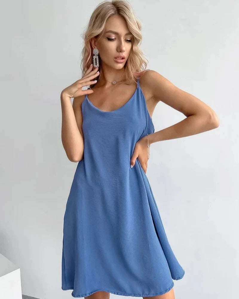 Chemise de nuit courte et loose à bretelles
