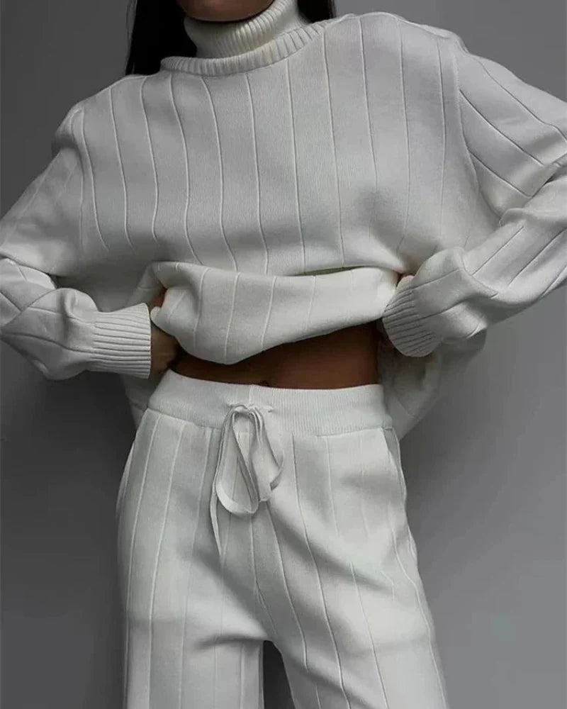 Ensemble confortable long de vêtements d'intérieur avec col roulé