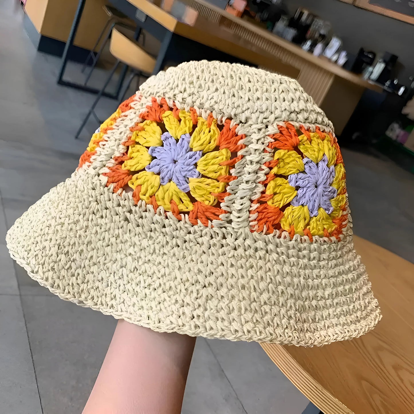 Beige Chapeau de paille avec des fleurs