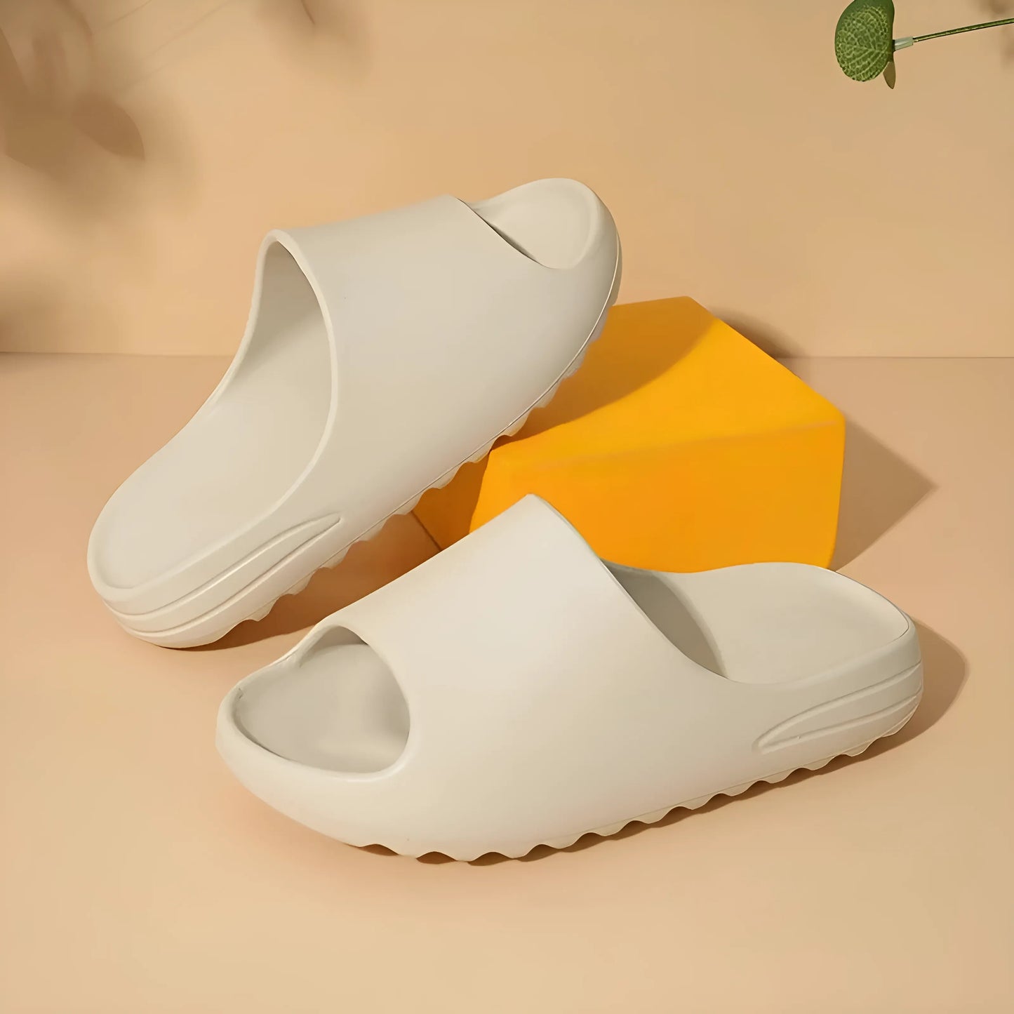 Beige Chaussons universels avec semelle épaisse