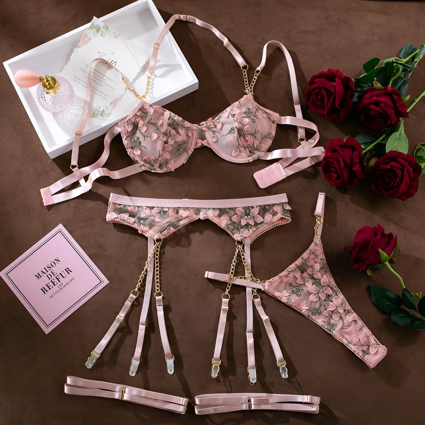 Beige Ensemble de lingerie 3 pièces avec dentelle florale et chaînes