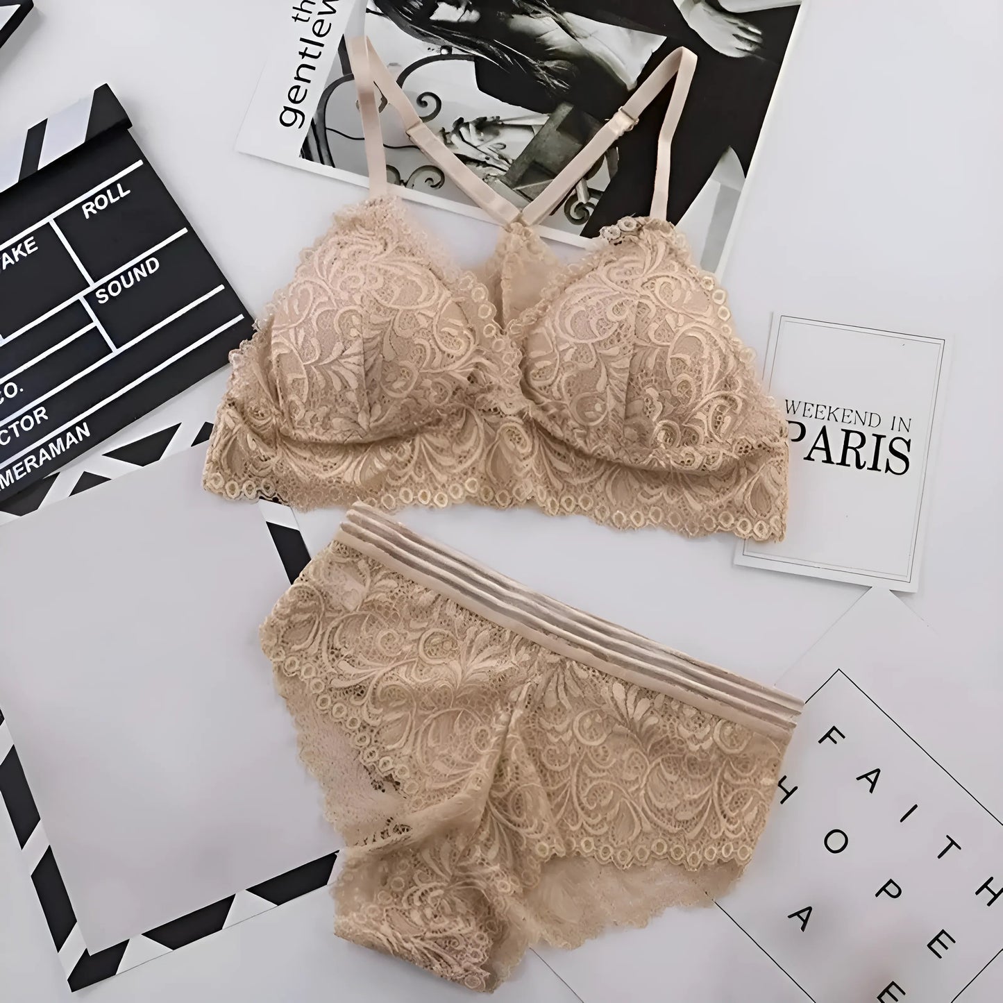 Beige Ensemble de lingerie en dentelle avec dos décoratif
