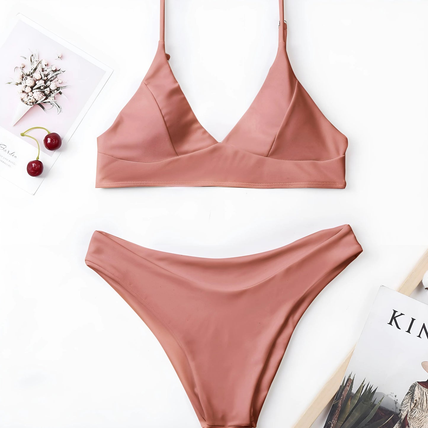 Beige Maillot de bain deux pièces avec fines bretelles