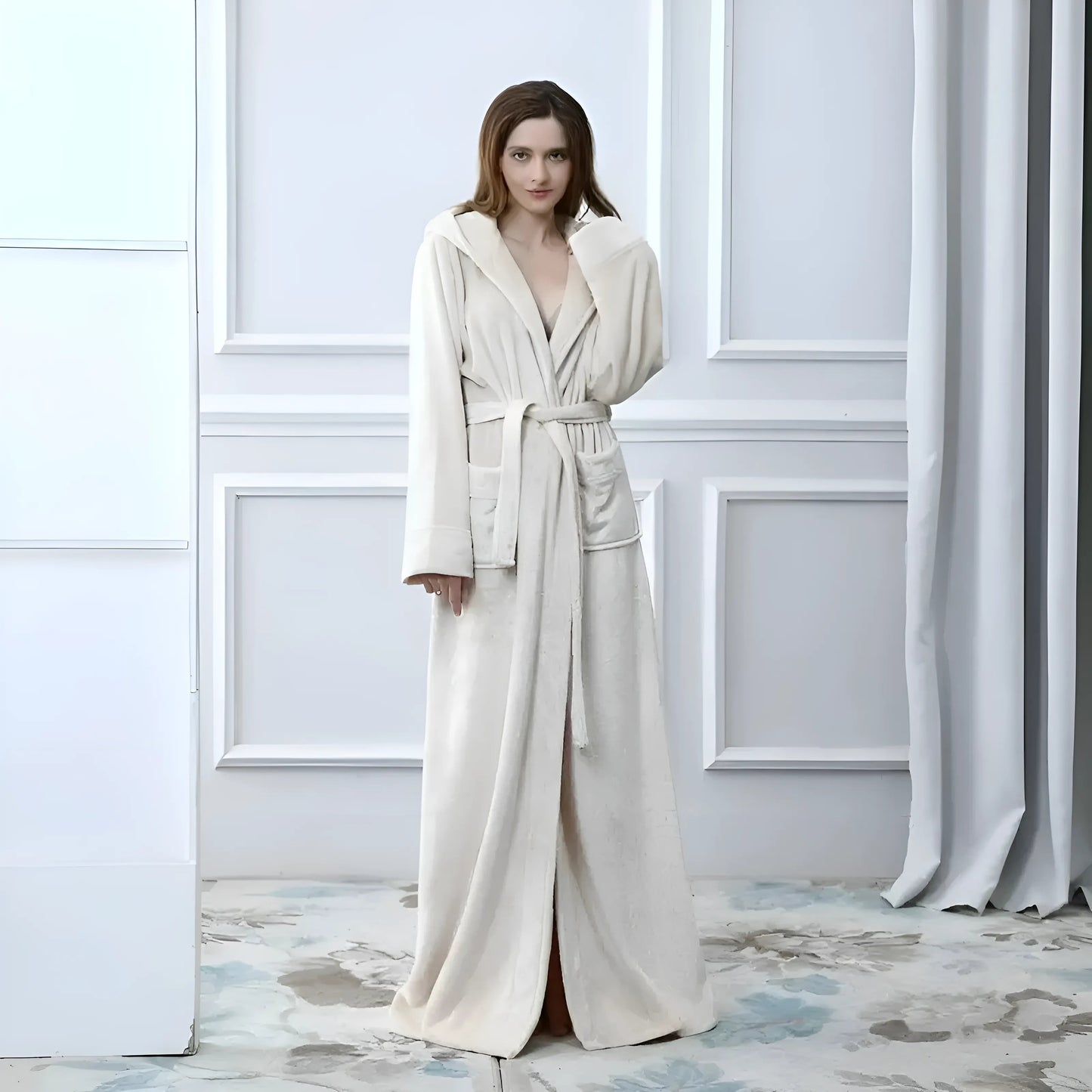 Beige Robe en polaire à capuche pour femmes