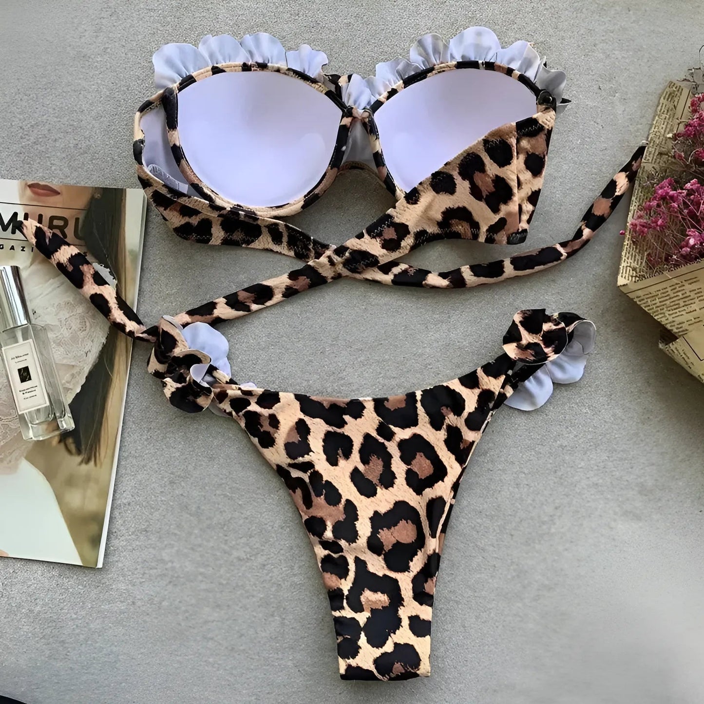 Bikini à imprimé léopard en deux pièces avec volants