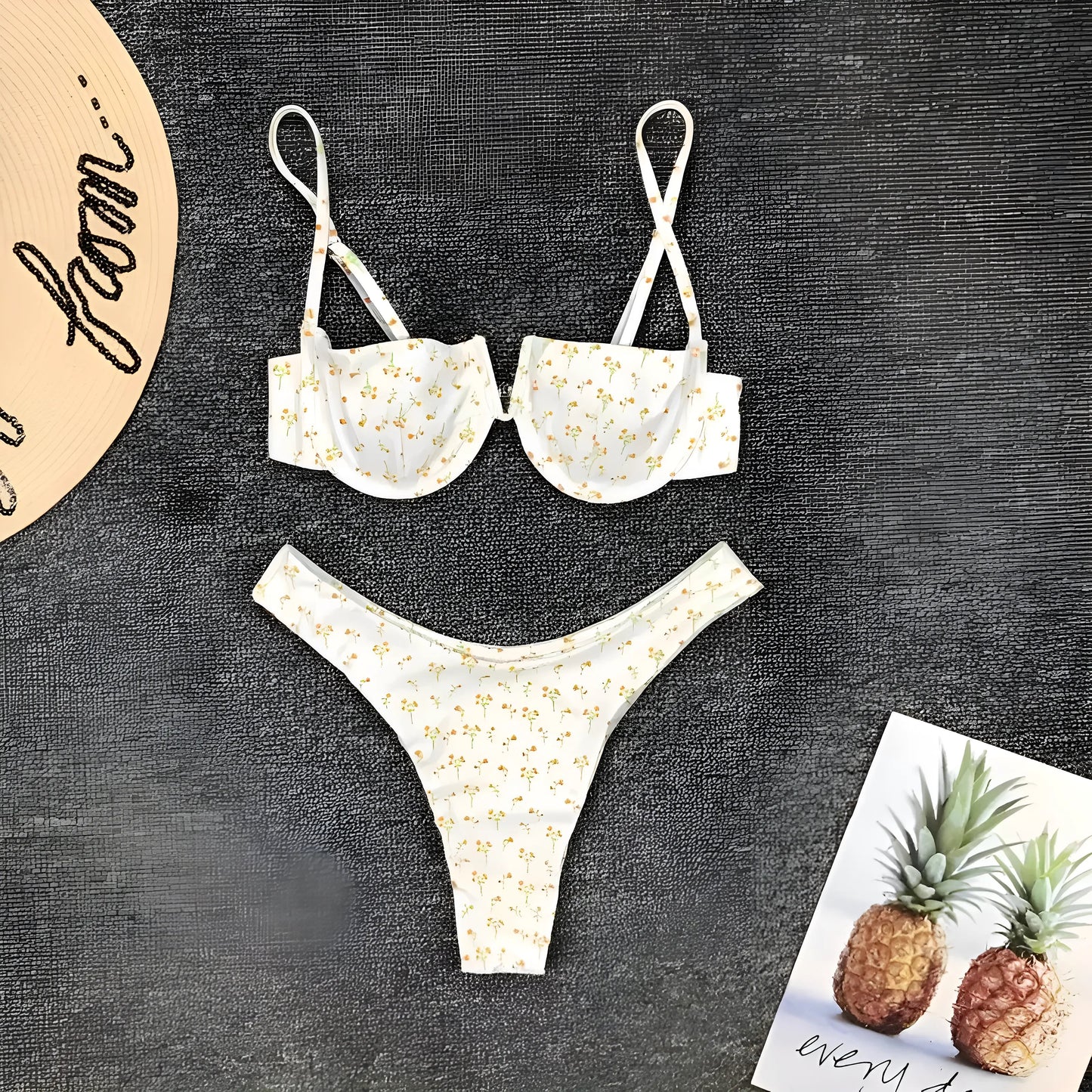 Blanc Bikini à imprimé floral en deux pièces avec soutien-gorge découpé