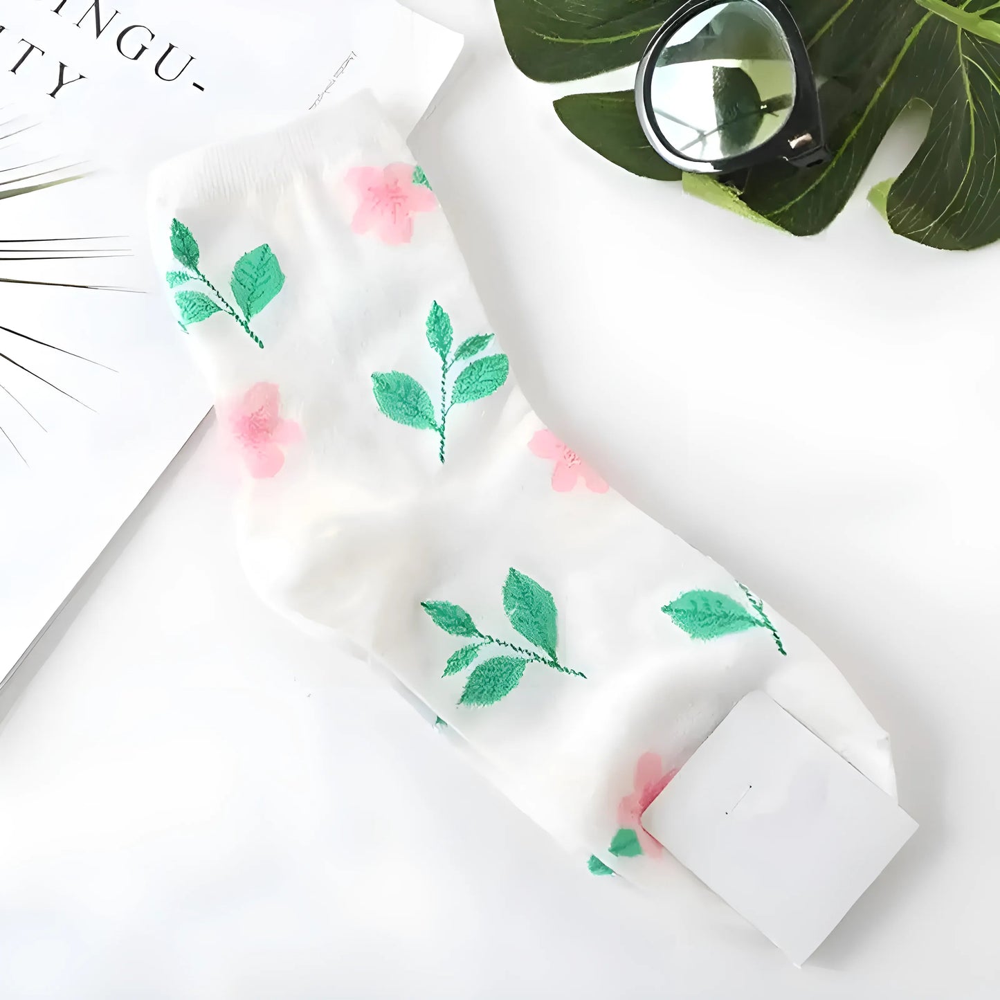 Blanc Chaussettes longues avec des imprimés colorés