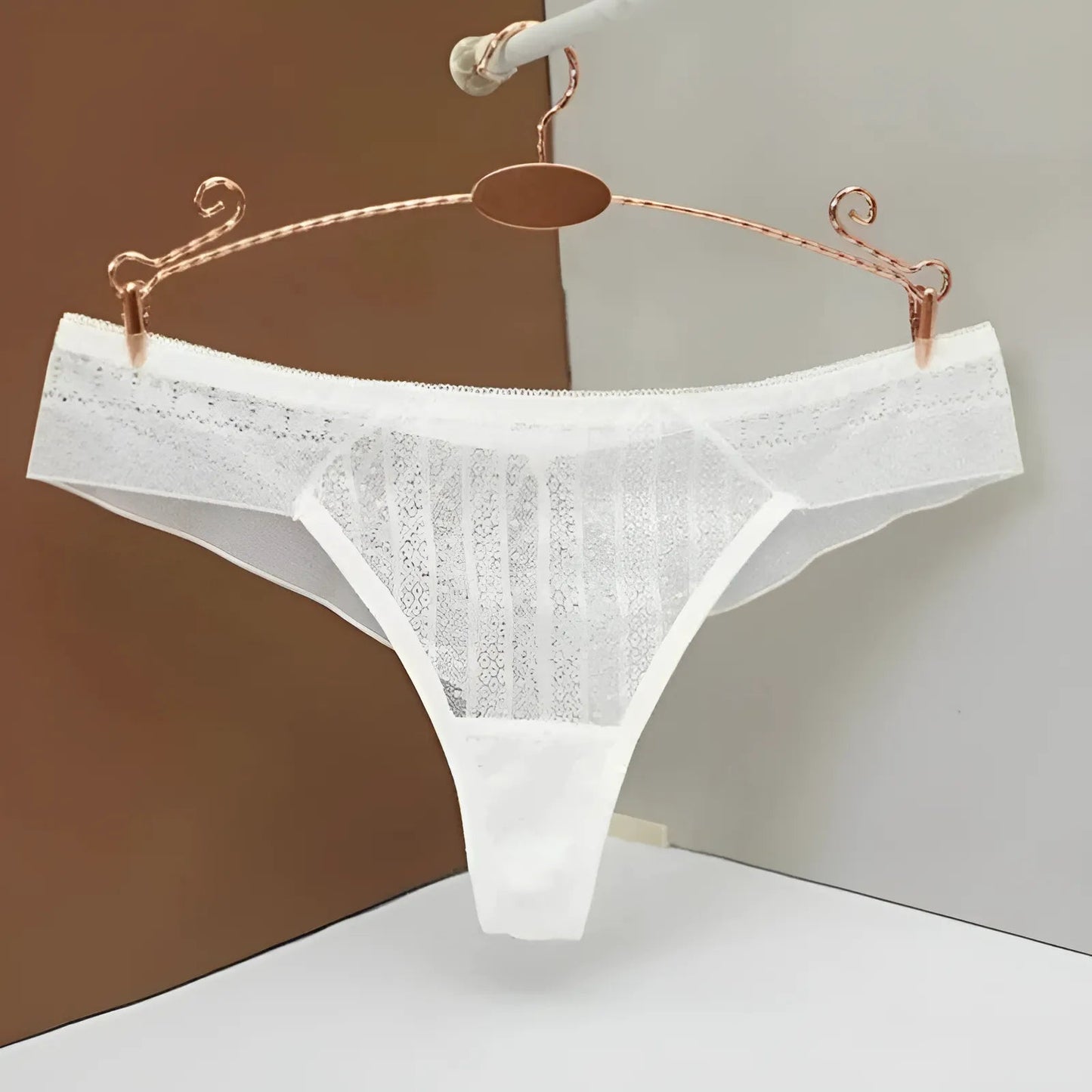 Blanc Culottes brésiliennes avec détail en maille transparente
