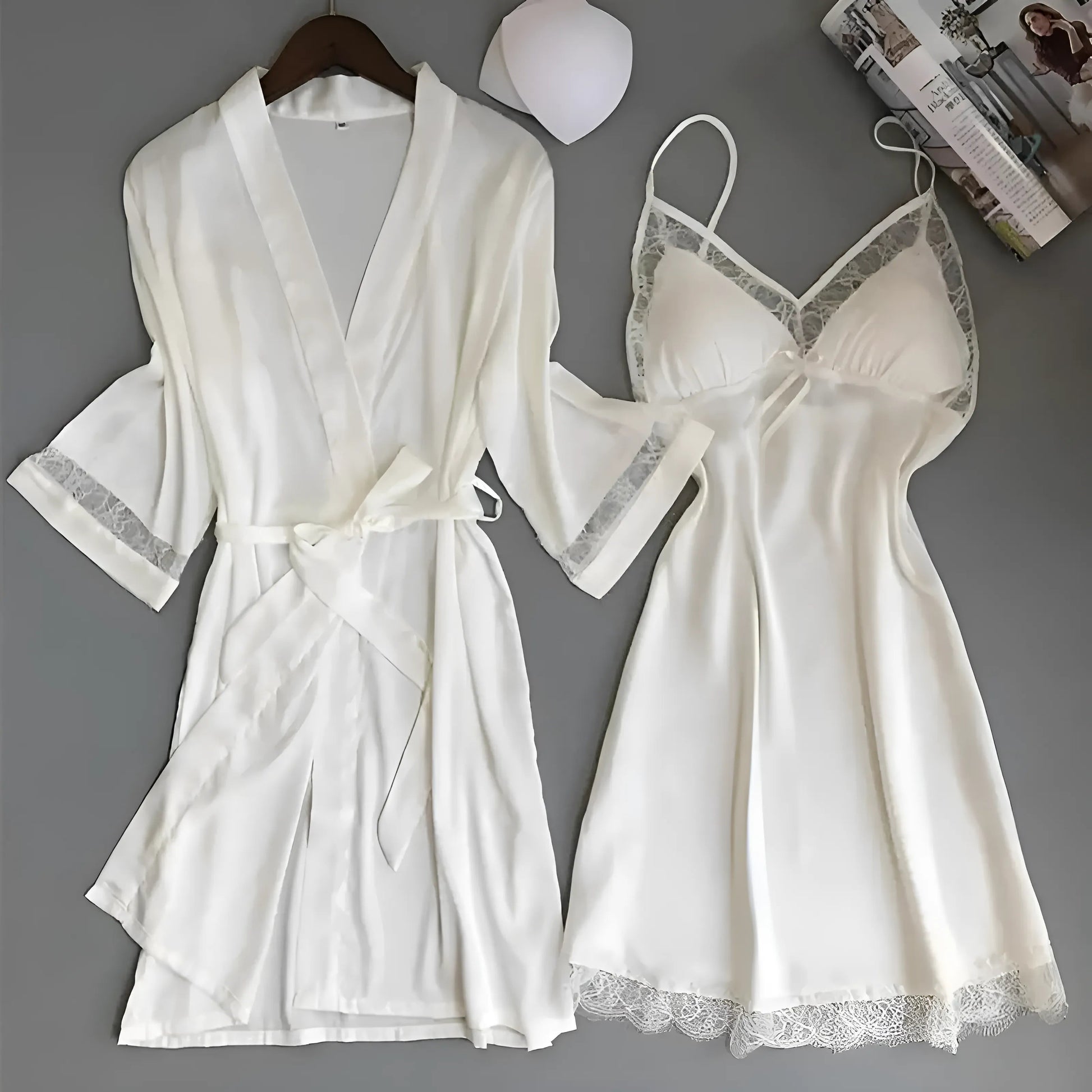 Blanc Ensemble de nuit en satin blanc avec dentelle