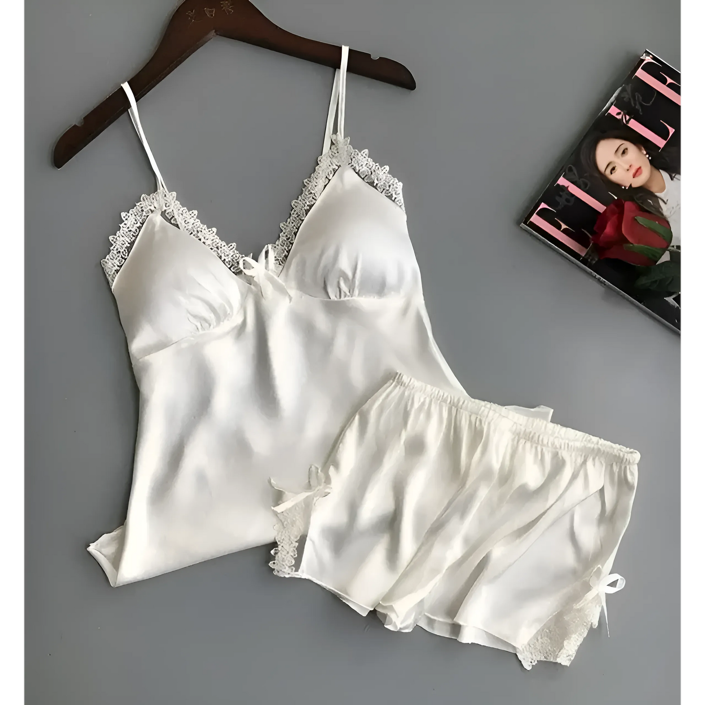 Blanc Ensemble de pyjama en soie avec dentelle
