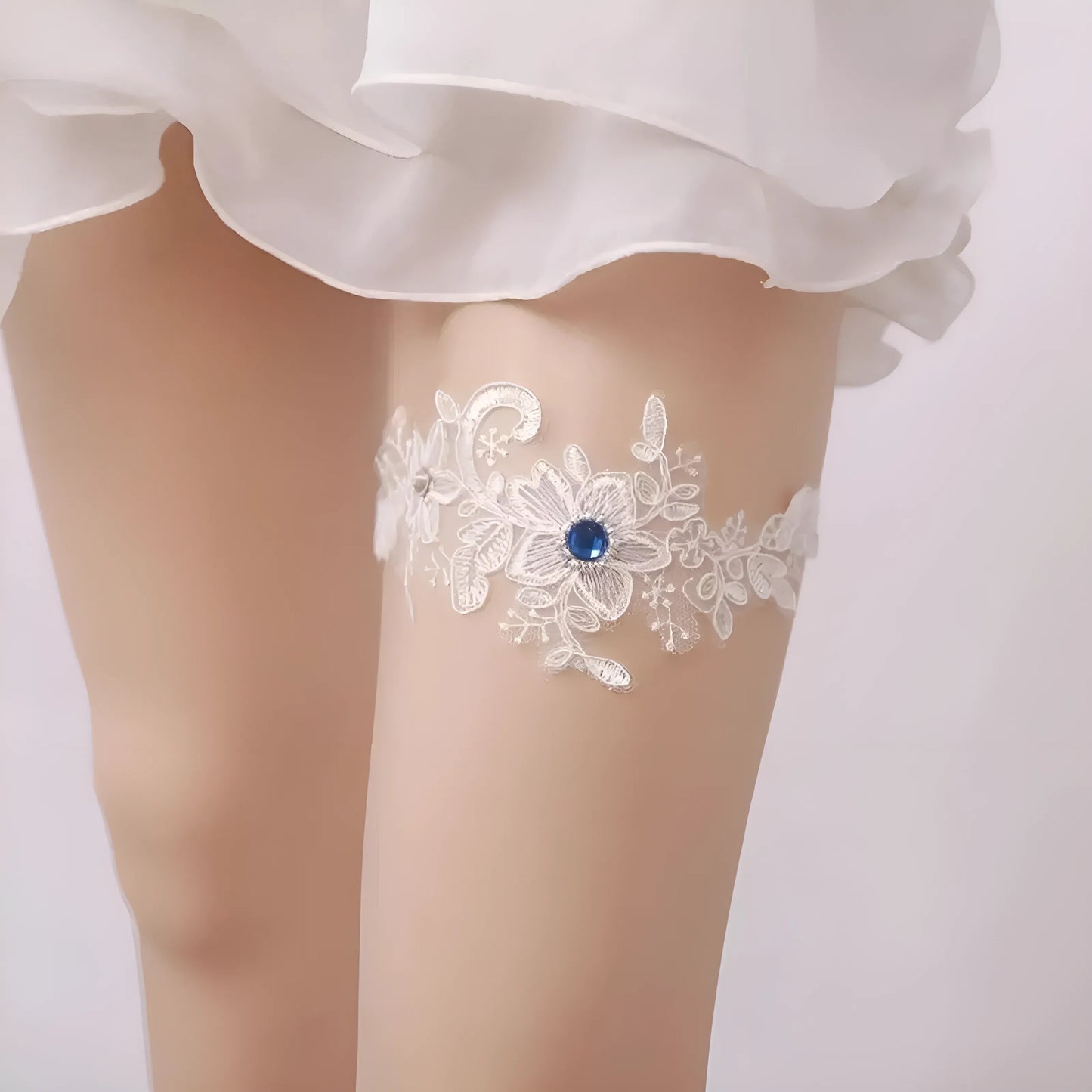 Blanc Garter en forme de fleur avec zirconia