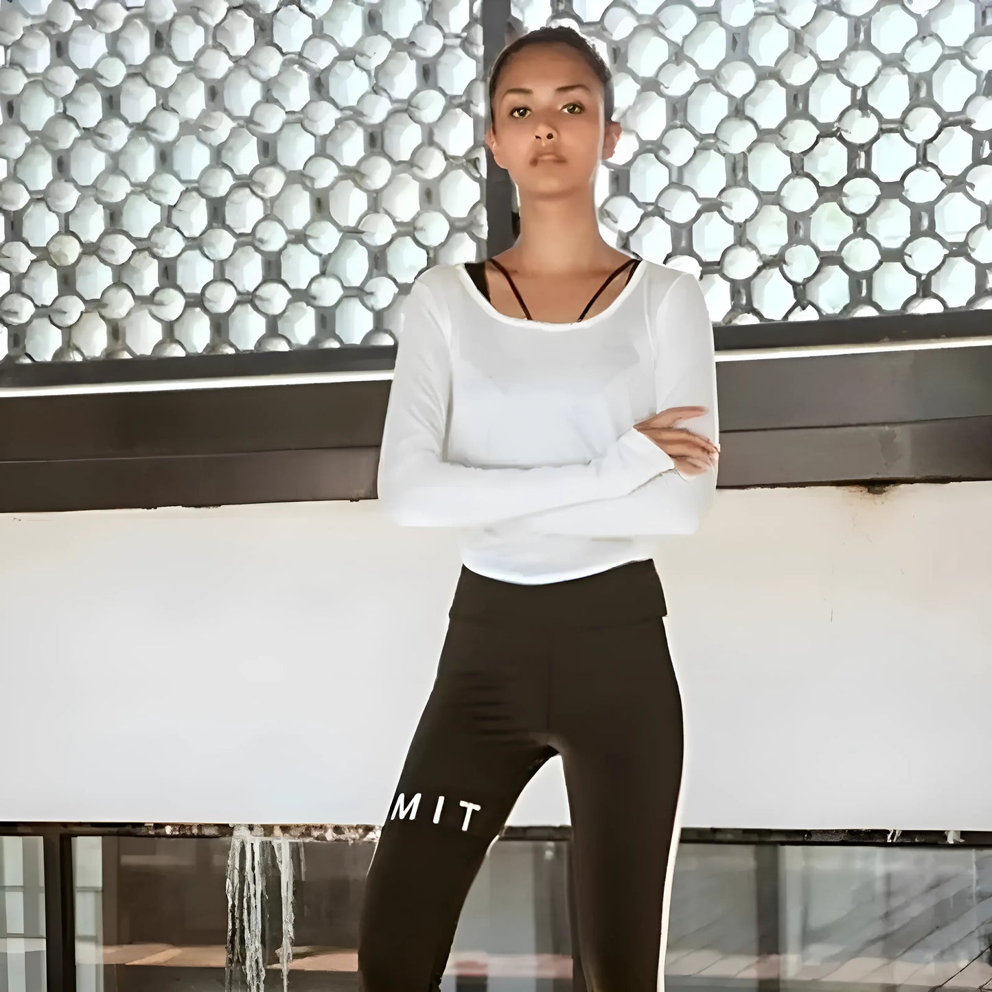Blanc Haut sportif avec détail à nouer