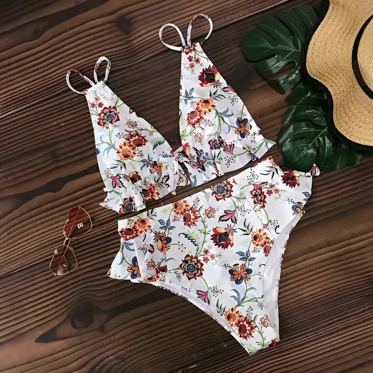 Blanc Maillot de bain deux pièces avec de délicates volants