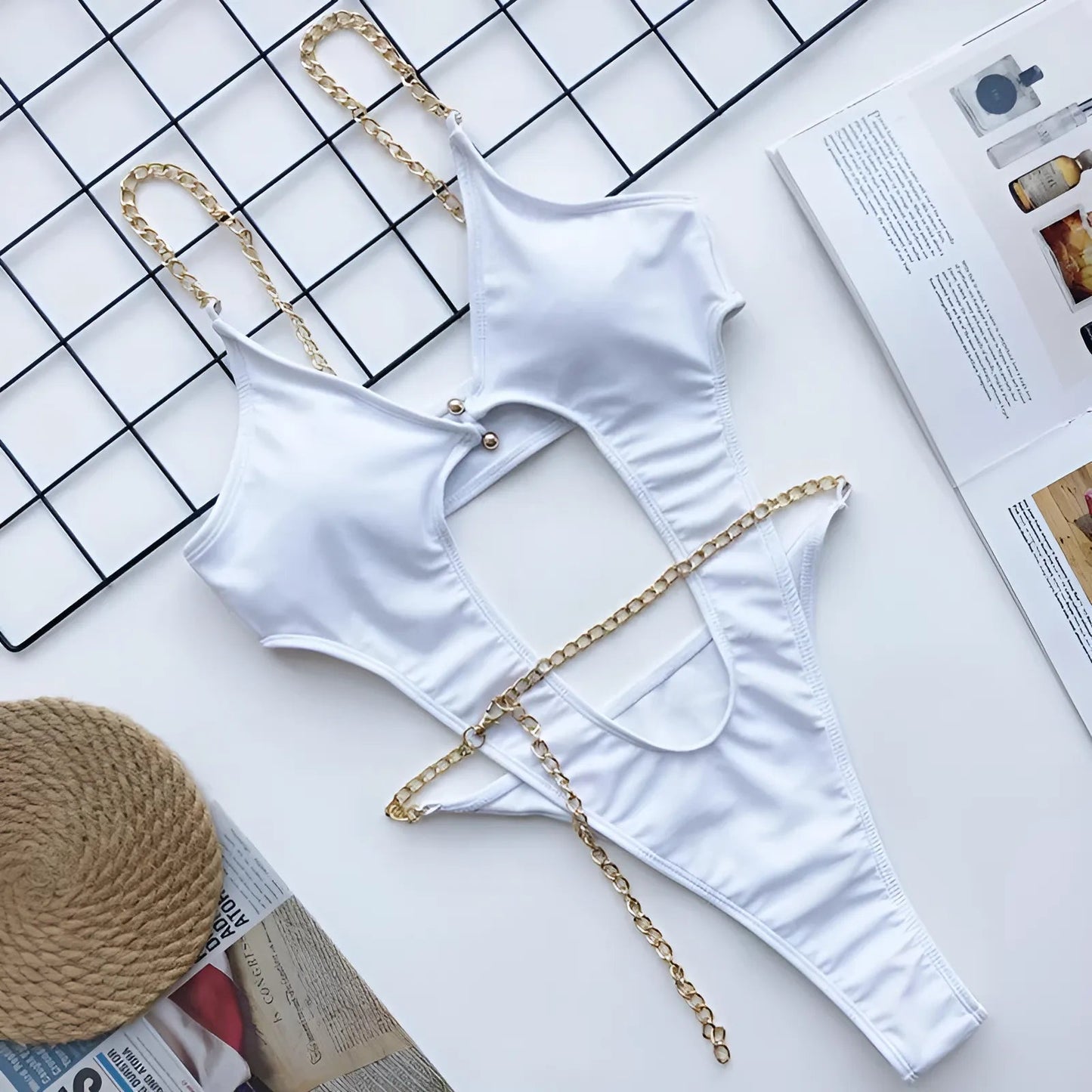 Blanc Maillot de bain une pièce avec chaîne décorative