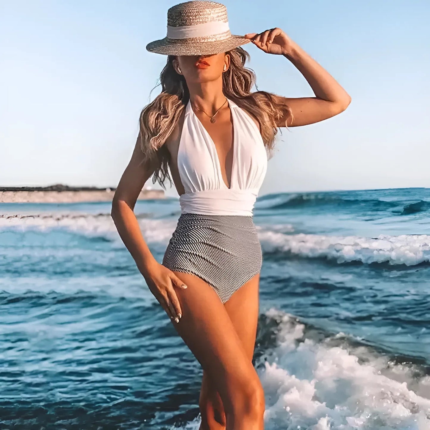 Blanc Maillot de bain une pièce avec dos ouvert
