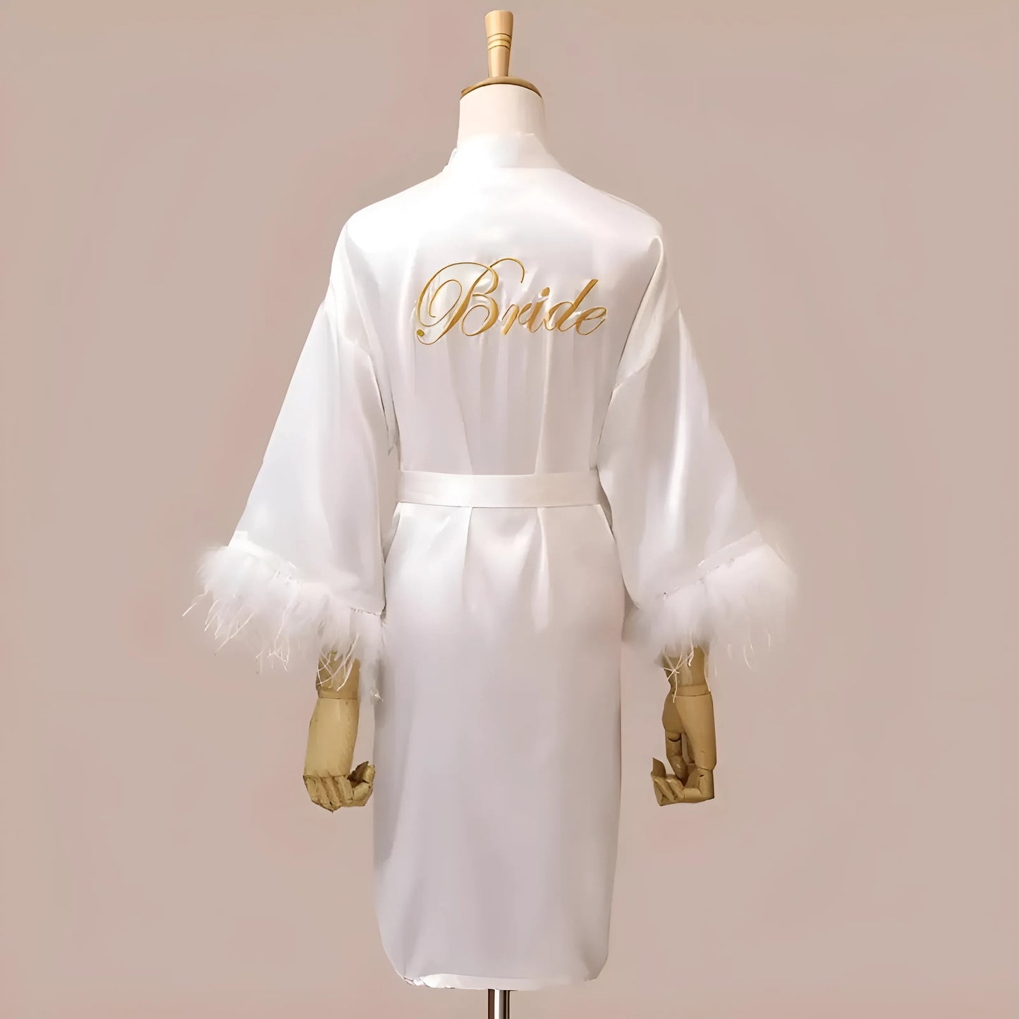 Blanc Robe de mariée avec des plumes