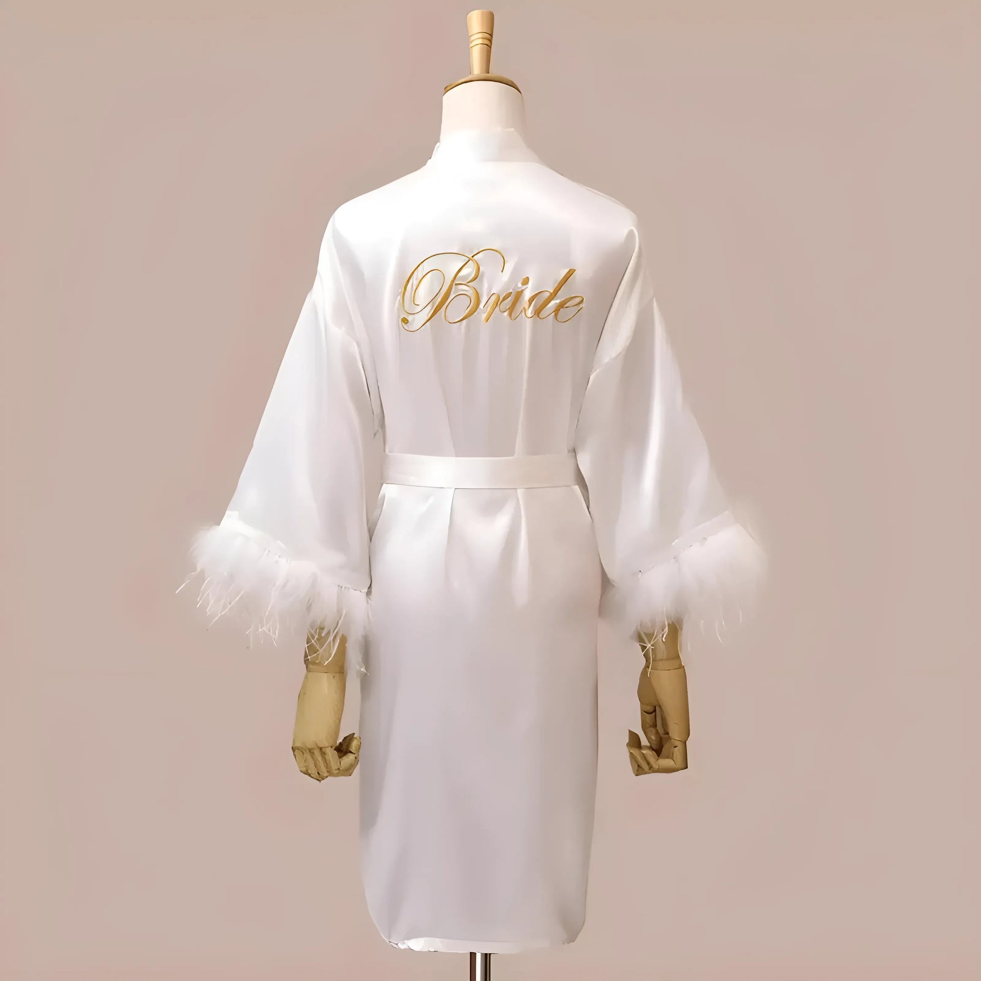 Blanc Robe de mariée avec des plumes