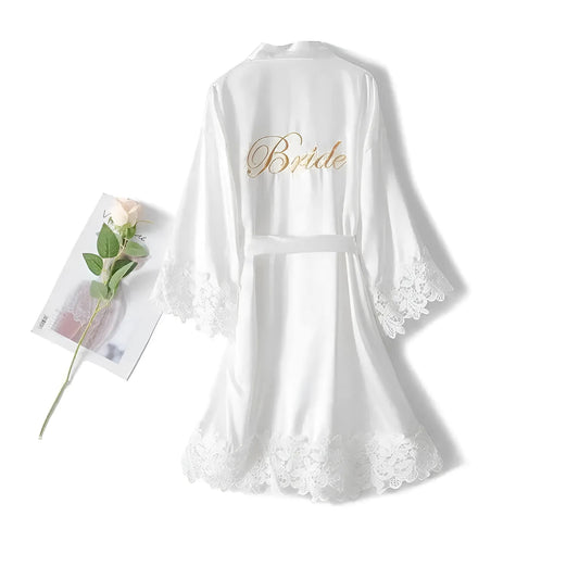 Blanc Robe de mariée en soie avec dentelle