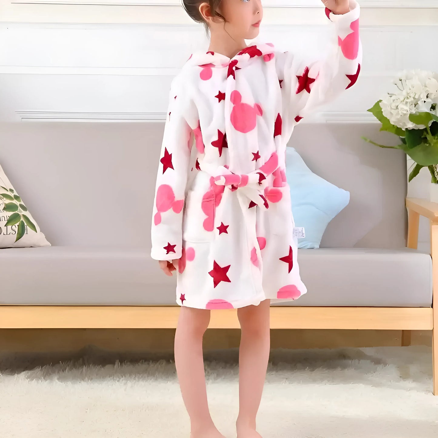 Blanc Robe d'enfants aux motifs colorés