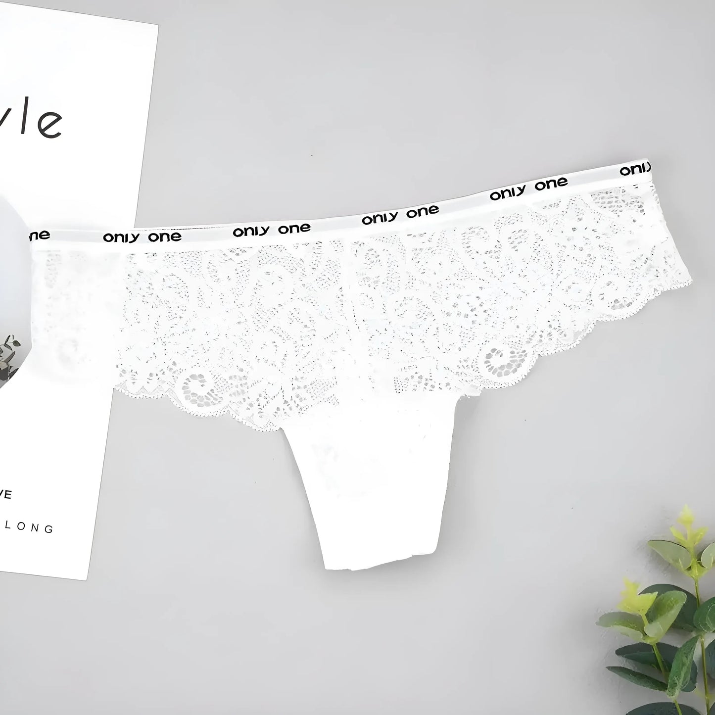 Blanc String en dentelle