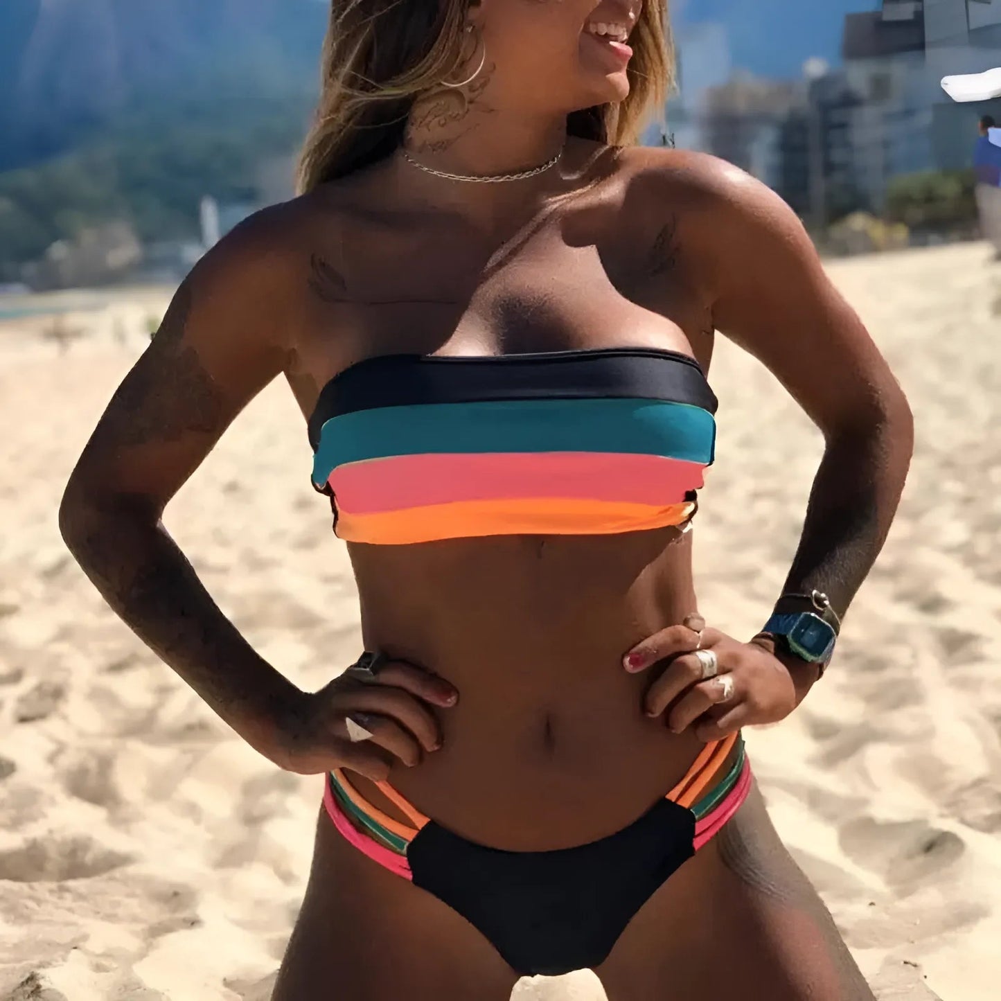 Bleu Maillot de bain deux pièces à rayures colorées