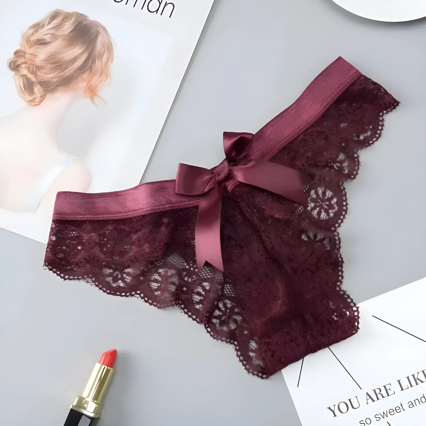 Bourgogne Culotte en dentelle avec détail en nœud à l'arrière