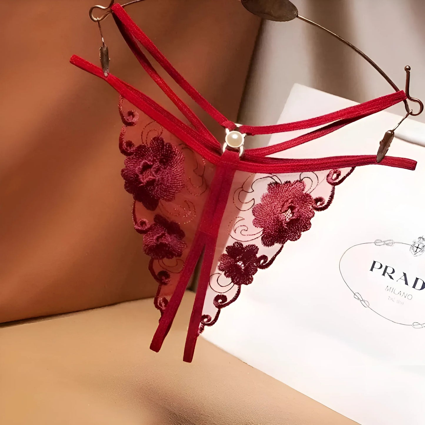 Bourgogne Culottes en dentelle avec motif floral