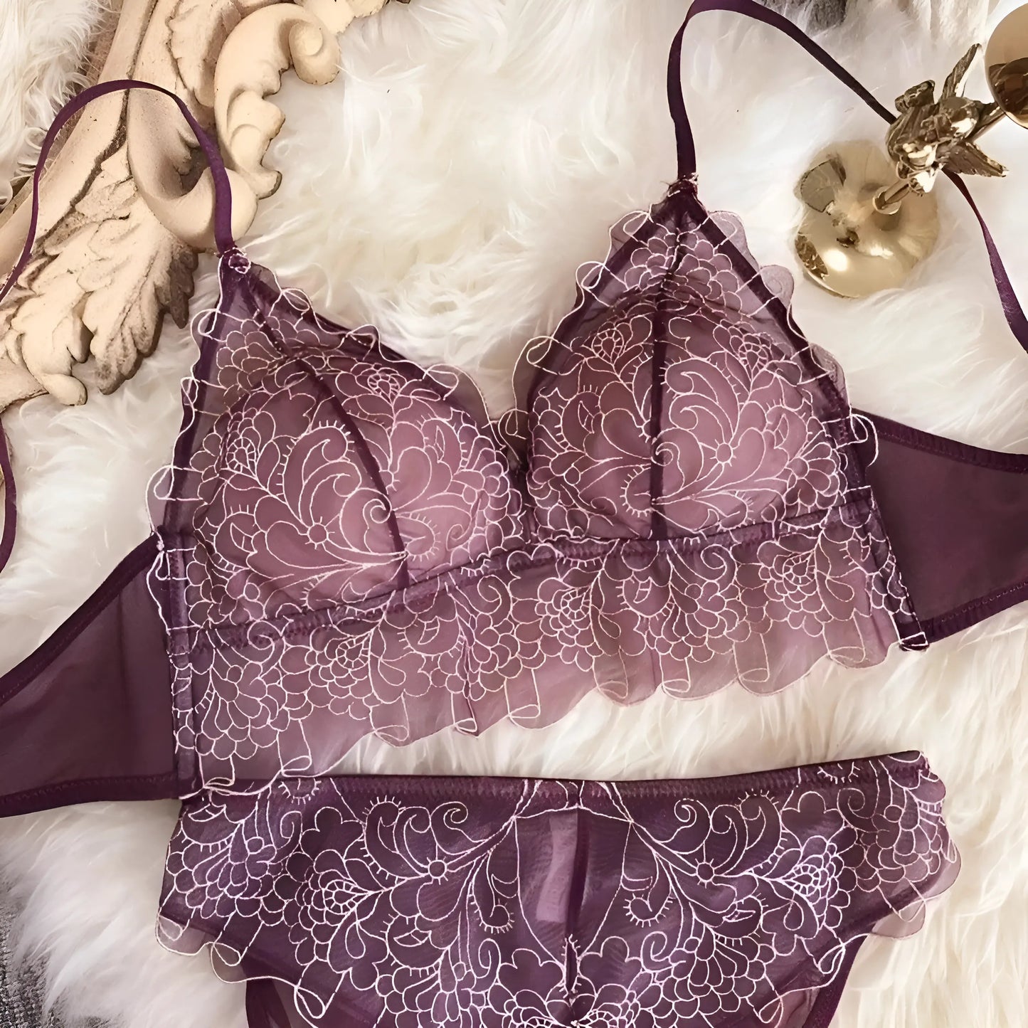 Bourgogne Ensemble de lingerie en dentelle avec embossage décoratif