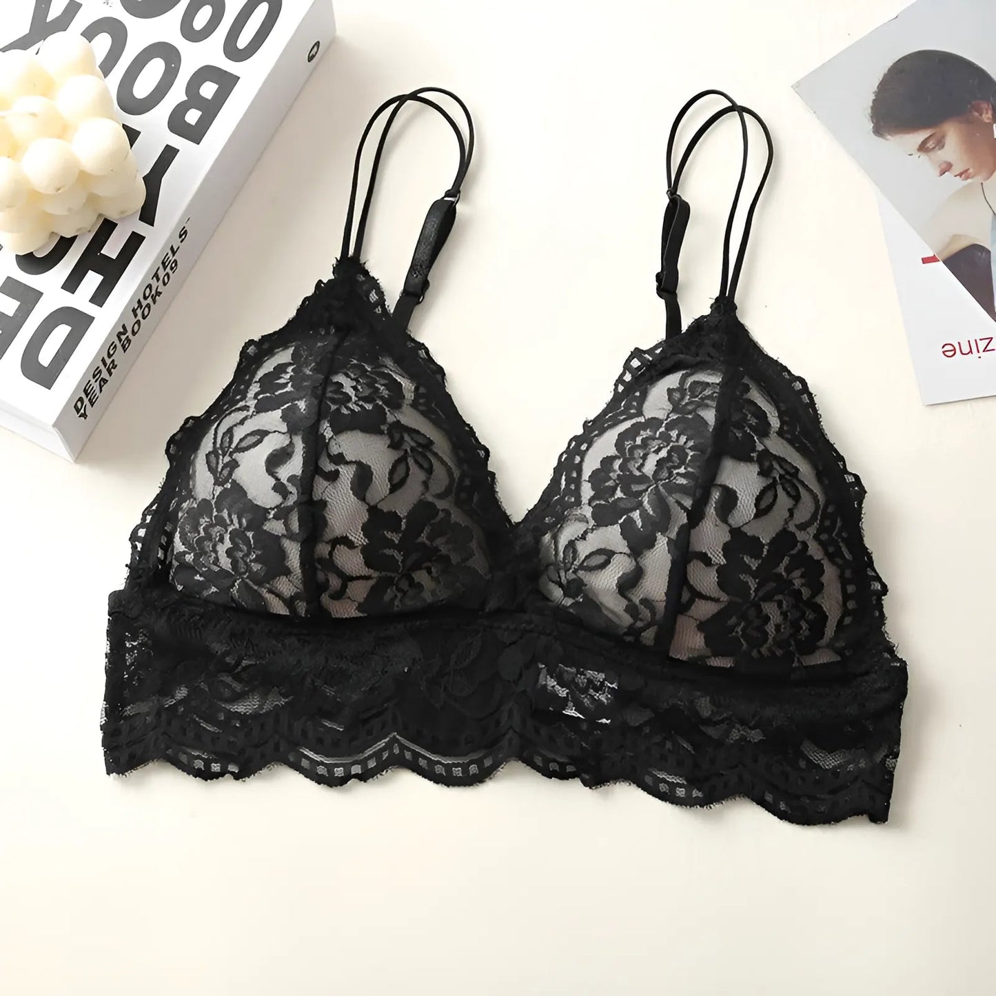 Brassière en dentelle avec bonnets triangulaires