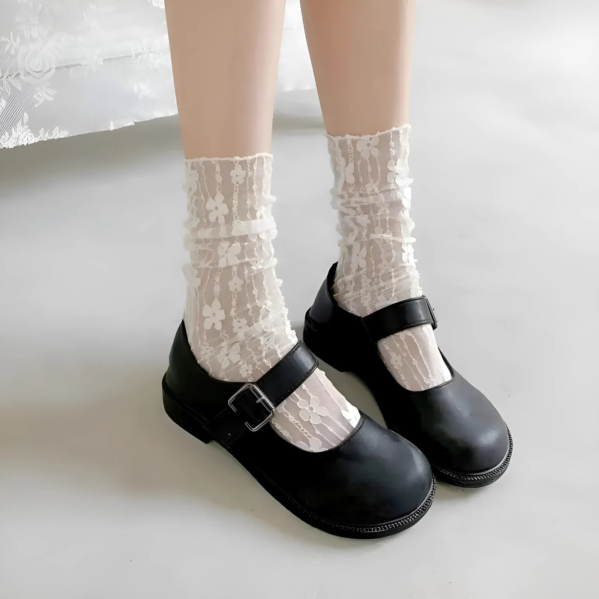 Chaussettes en dentelle florale